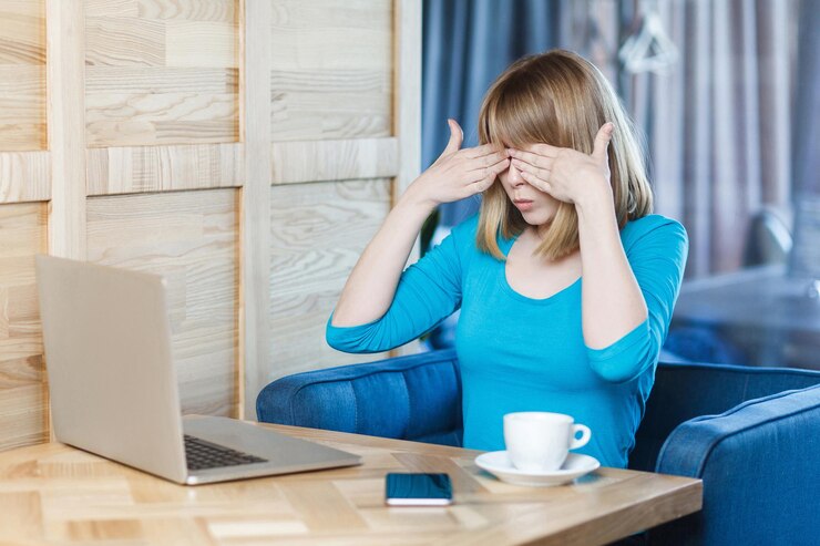 Avoid Eye Fatigue: Adapt Simple Tips To Reduce The Digital Eye Strain